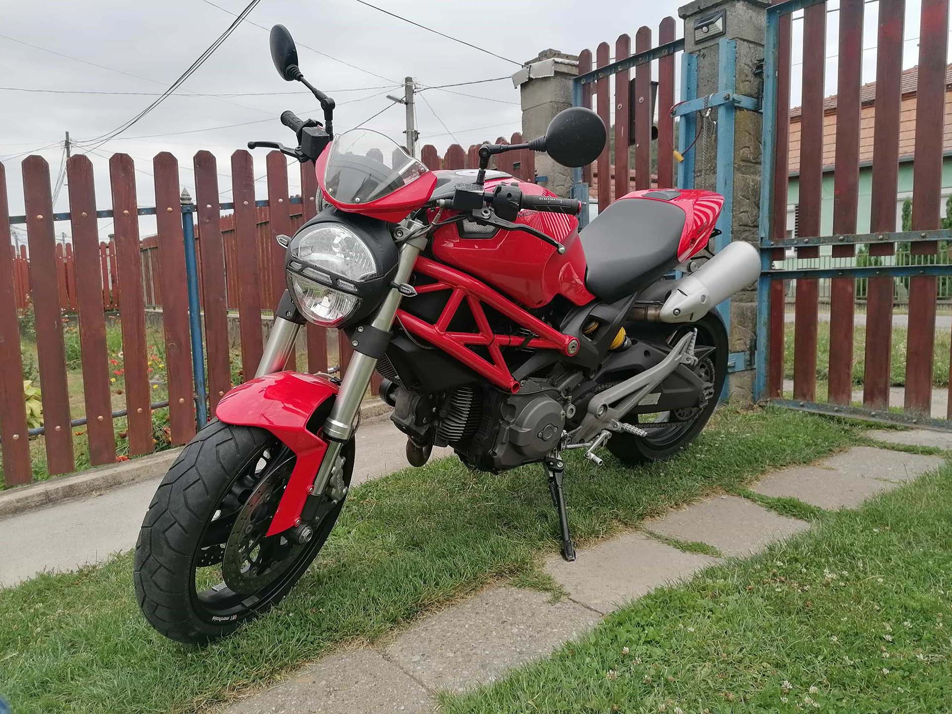 Ducati Monster 696+