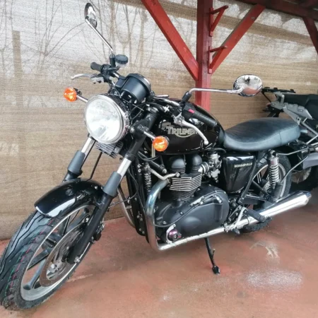 Triumph Bonneville 900