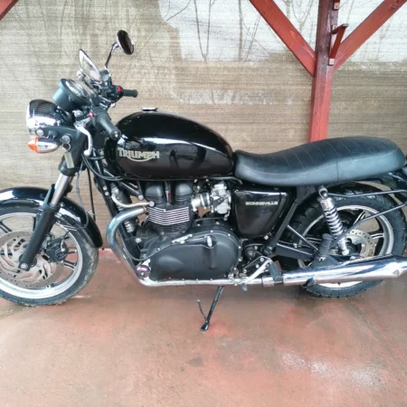 Triumph Bonneville 900