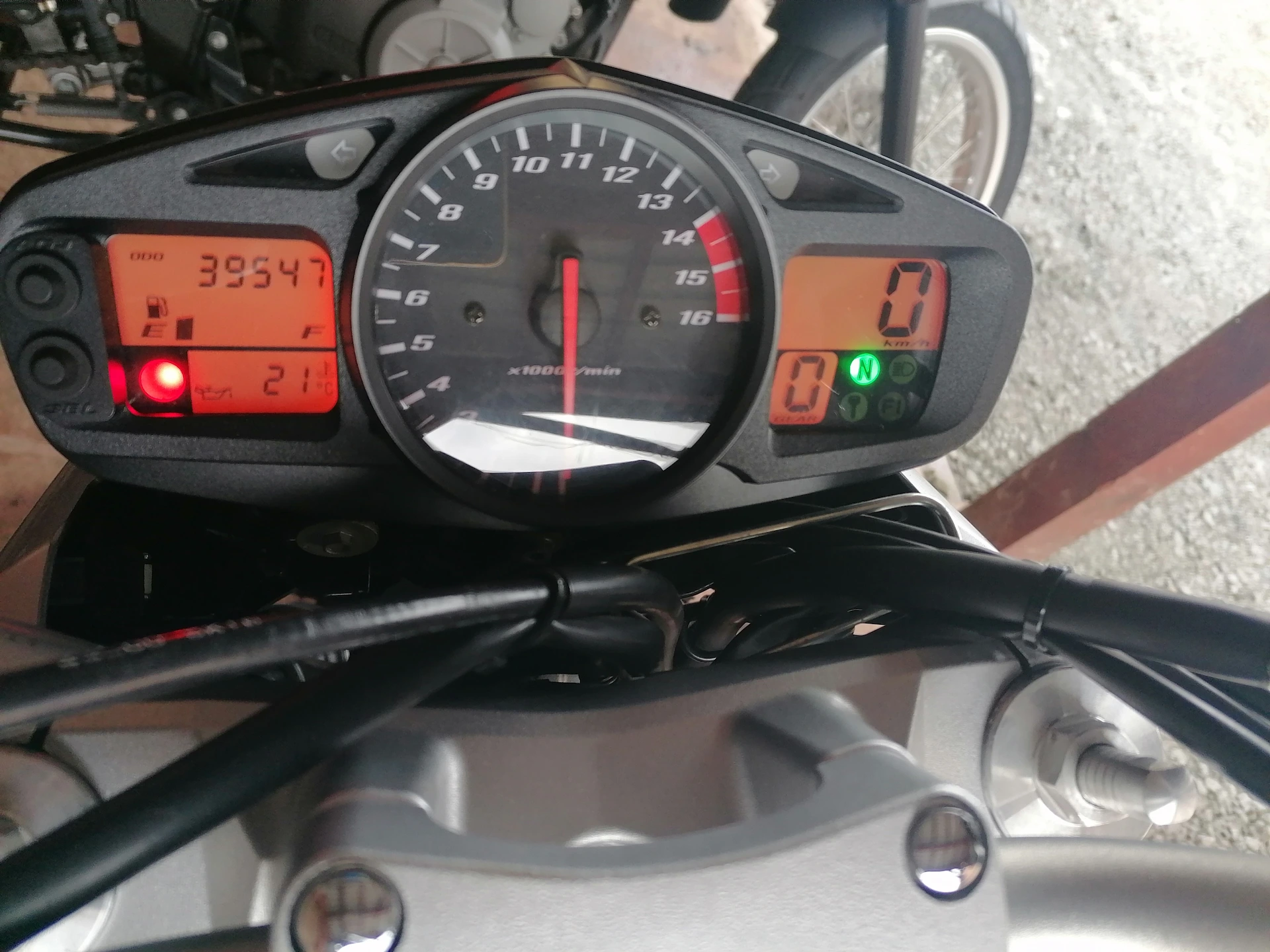 Suzuki GSR 600 - Image 4