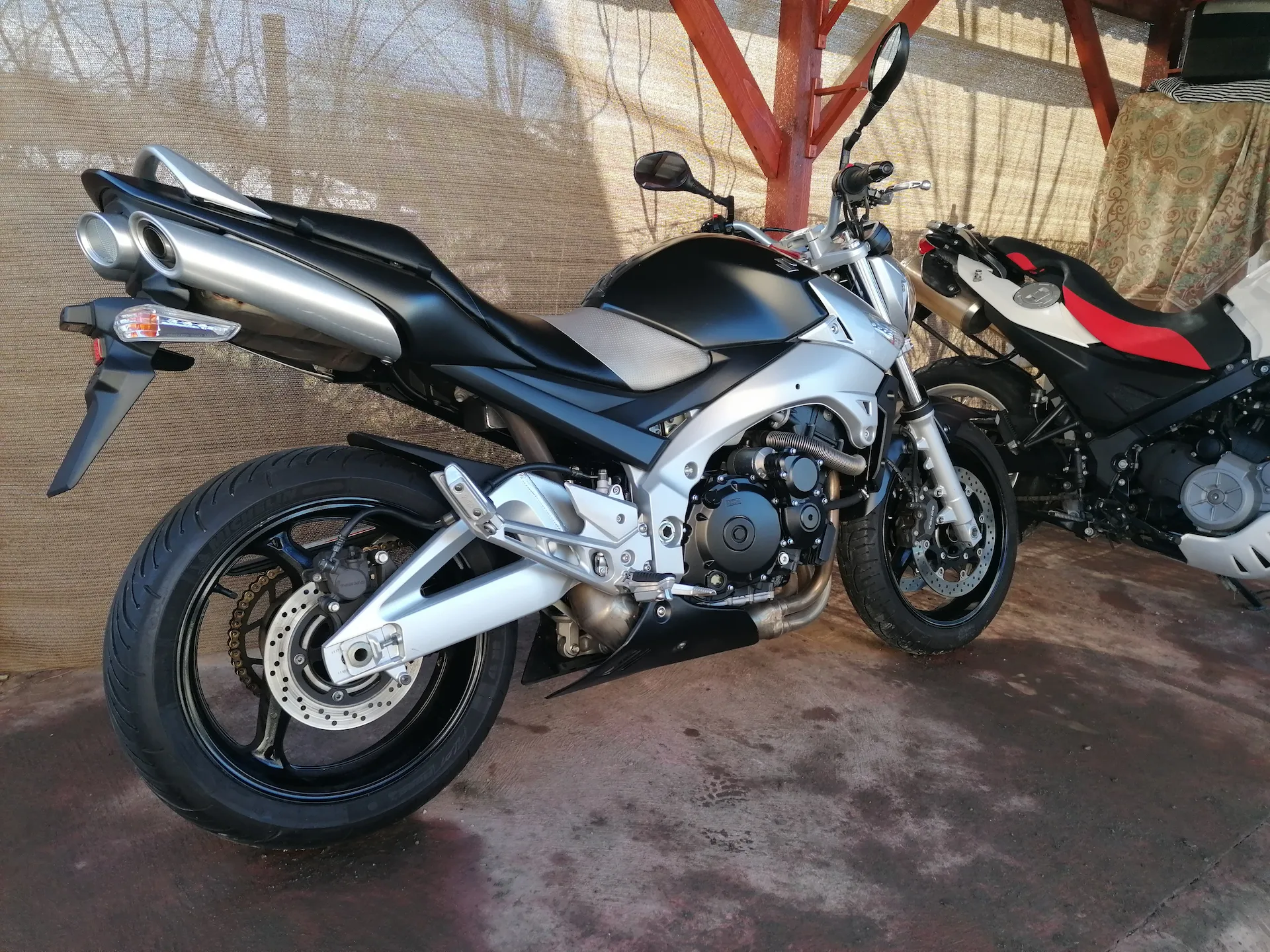 Suzuki GSR 600 - Image 2