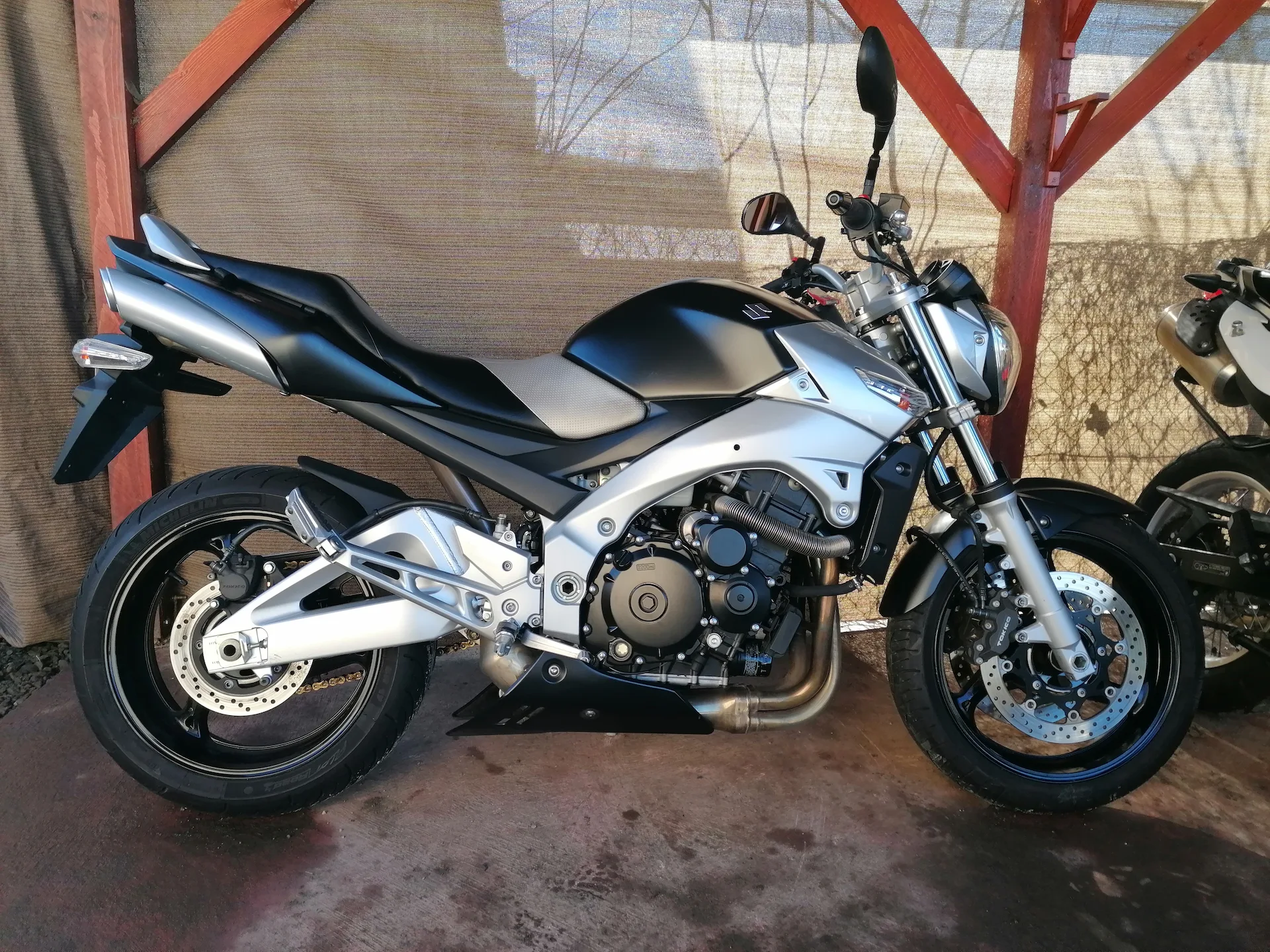 Suzuki GSR 600 - Image 3